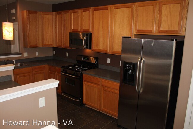 Building Photo - 3 br, 2.5 bath House - 920 Hunley Drive