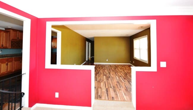 Building Photo - Nice Brick Ranch with Large yard!