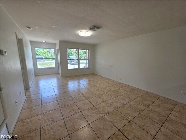 Foto del edificio - 219 Beth Stacey Blvd