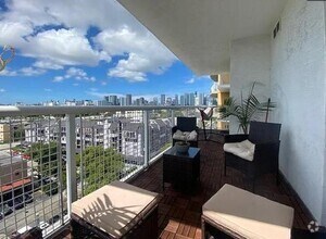 Building Photo - 900 SW 8th St