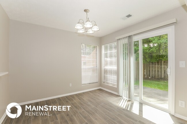 Building Photo - 3020 Linden Dr