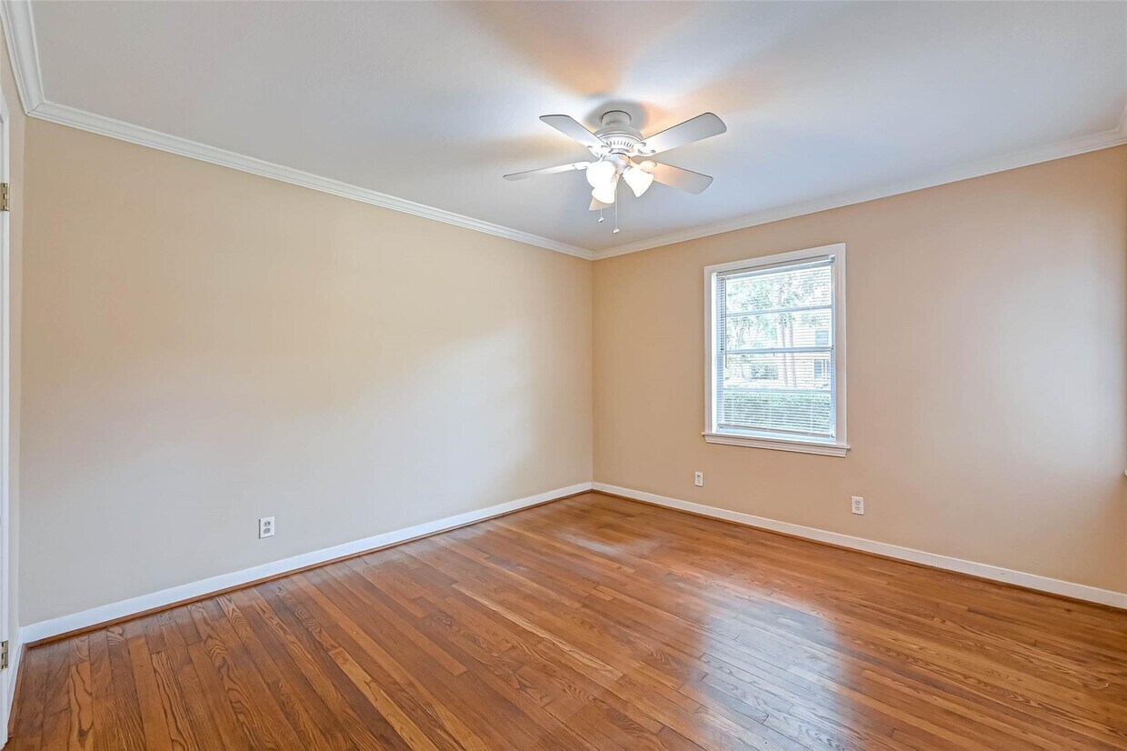 Foto del edificio - 9349 Rosstown Way