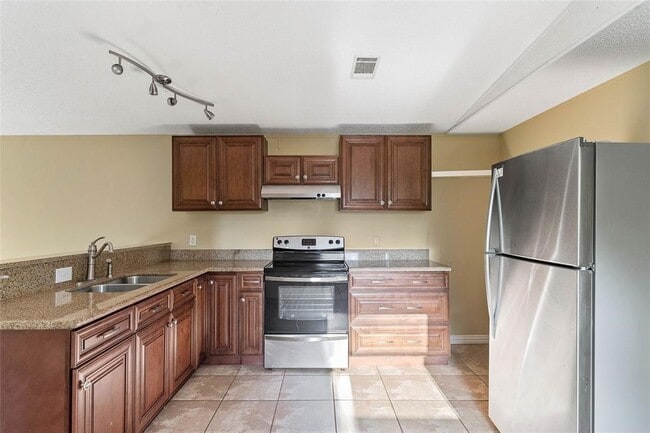 Building Photo - 14702 Scarlet Oak Dr