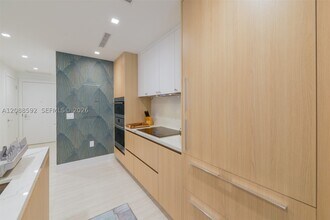 Building Photo - 2411 Laguna Cir