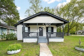 Building Photo - 3818 Chandler Ave