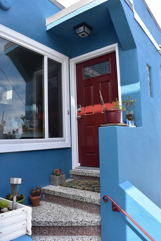 front door with keypad entry - 330 Louisburg St