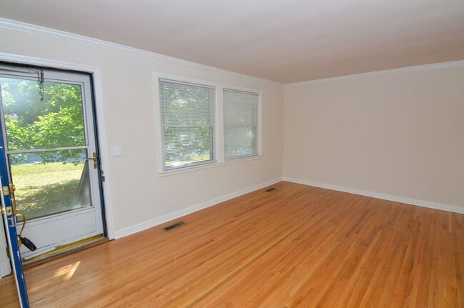 Building Photo - 5019 Raywood Ln