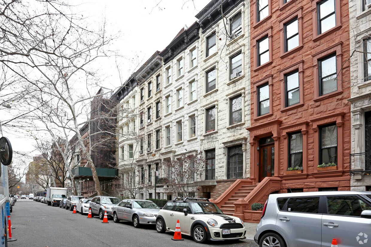 Foto principal - 35 W 76th St