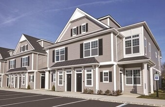 Building Photo - 121 Sutton Ct