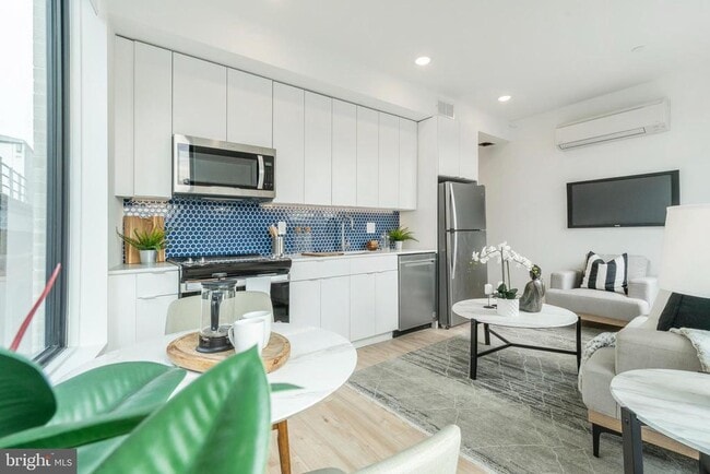 Building Photo - 1131-39 N Front St