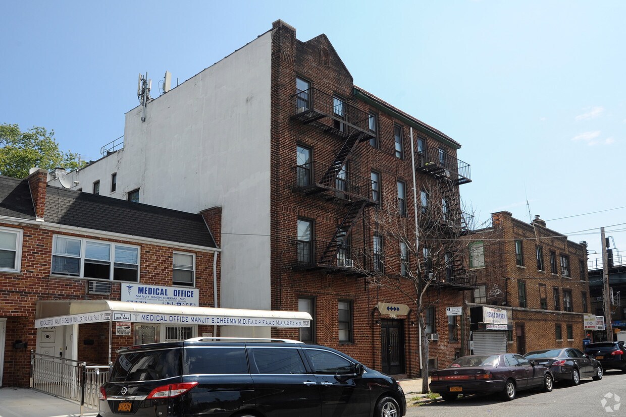Building Photo - 103-27 114th St