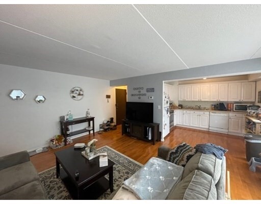 Building Photo - 55 Sewall Ave