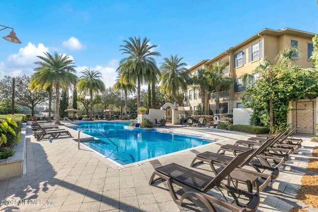 Foto del edificio - 12700 Bartram Park Blvd