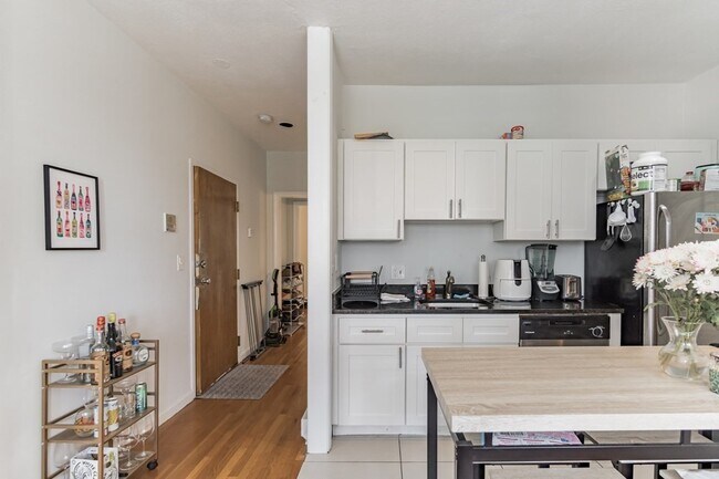 Foto del edificio - 208 H St