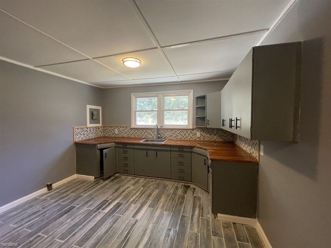 Primary Photo - 3 br, 2 bath Duplex - 2638 Clayton Street B