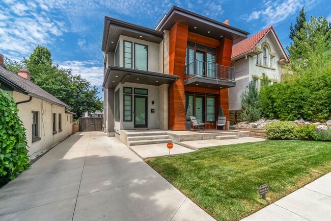 Fully Furnished Luxury Home In The Avenues - Fully Furnished Luxury Home In The Avenues