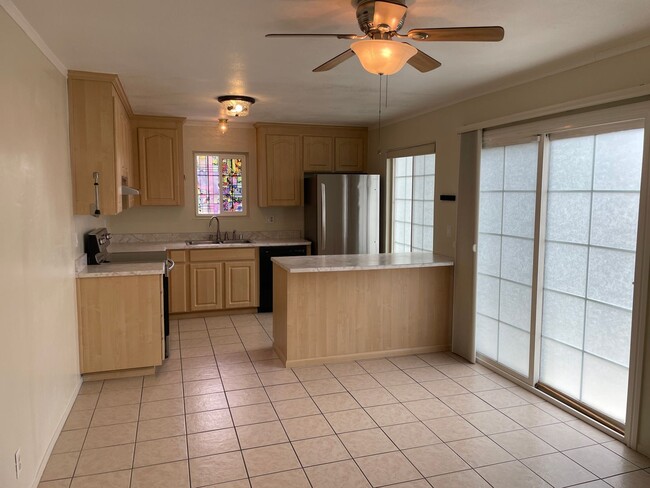 Building Photo - Blossom Valley Home