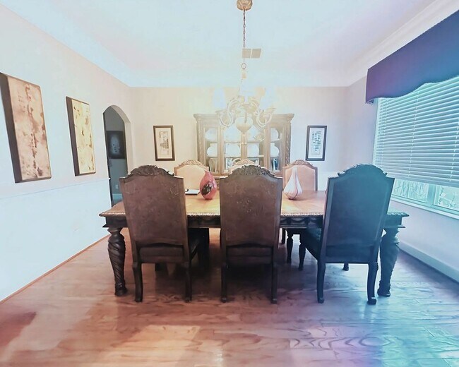 Foto del edificio - 8650 Tara Oaks Ct