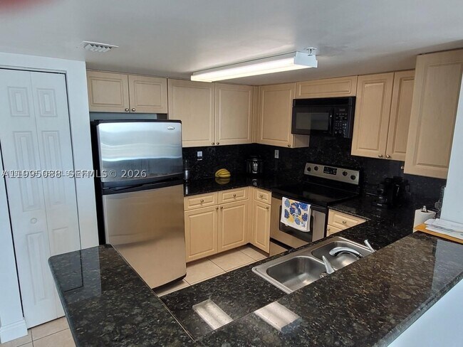 Building Photo - 3000 Coral Wy