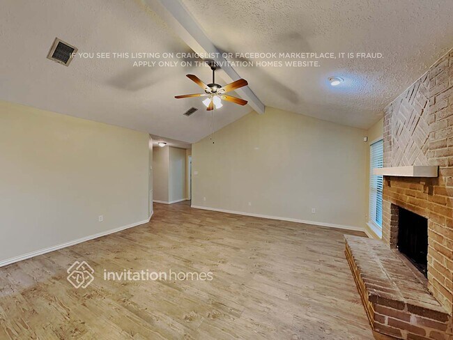 Building Photo - 10202 Staghill Dr