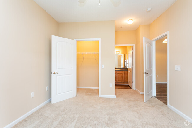 2BR, 2BA -1076 SF- Master Bedroom - Magnolia House