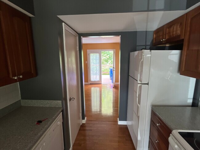 Building Photo - 3433 Queensborough Dr