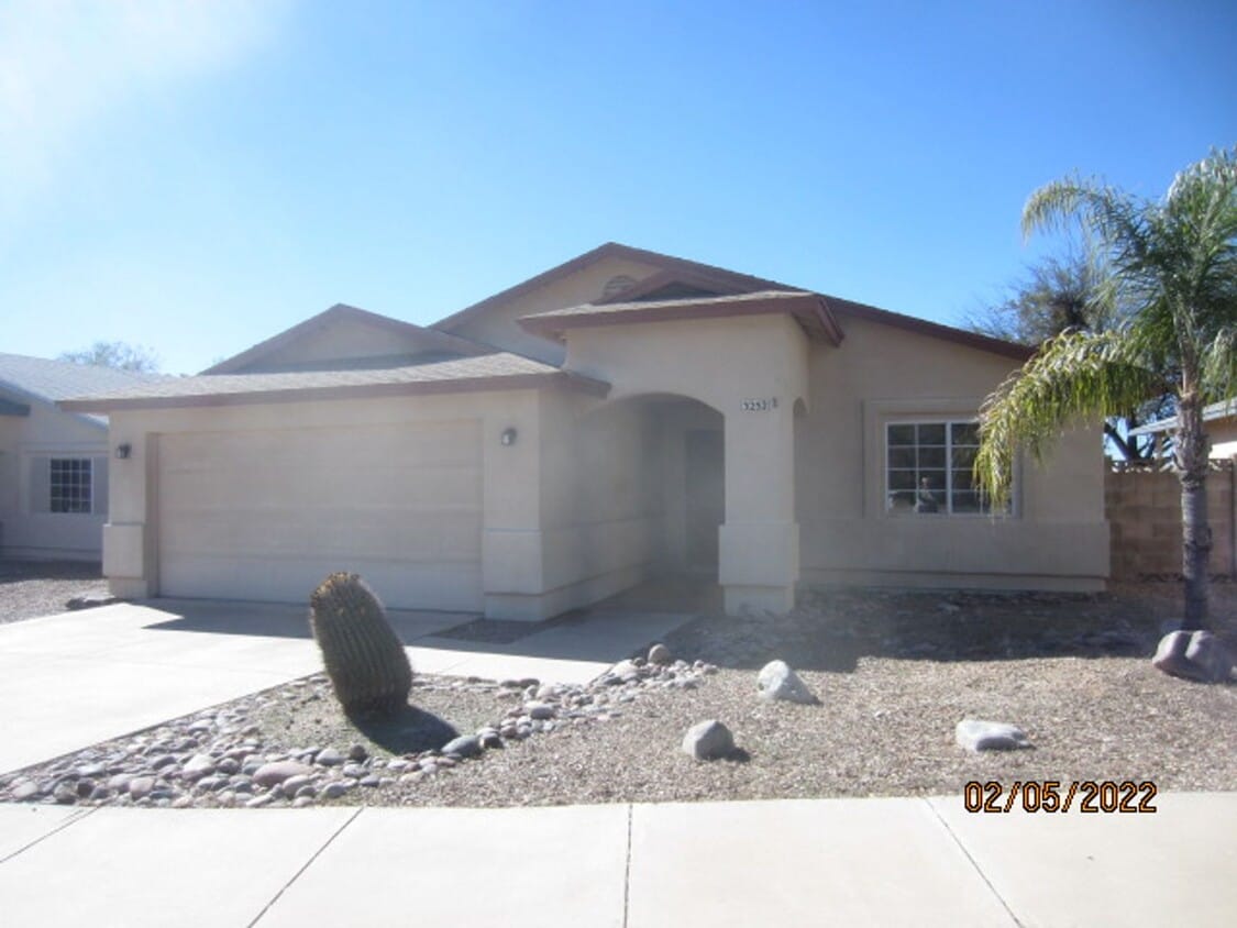 Foto principal - Comfortable & Attractive 3 Bedroom 2 Bath ...
