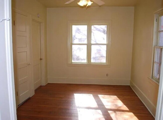 Foto del edificio - 4722 Depew Ave
