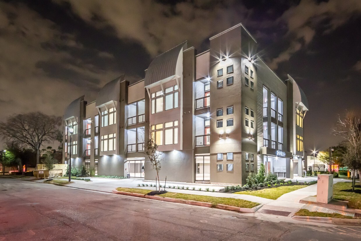 Foto principal - 2727 Brazos St