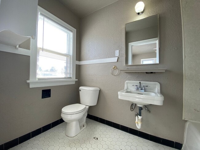 Foto del edificio - Duplex in NW OKC near Reed Park!