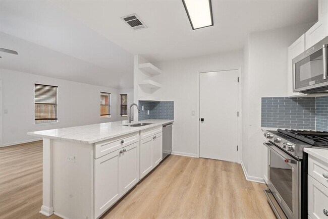 Foto del edificio - 21404 Grand National Ave