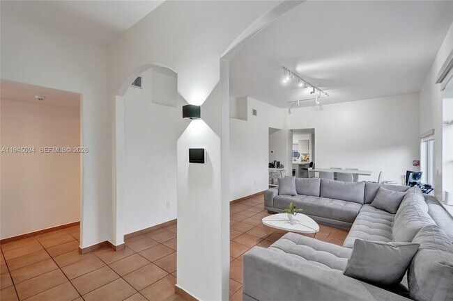 Foto del edificio - 898 NW 131st Ave