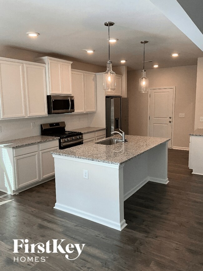 Building Photo - 1203 Mission Hill Ln