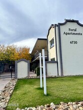 Building Photo - 6730 N 17th Ave