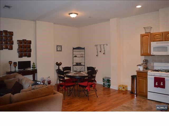Building Photo - 449 Kearny Ave