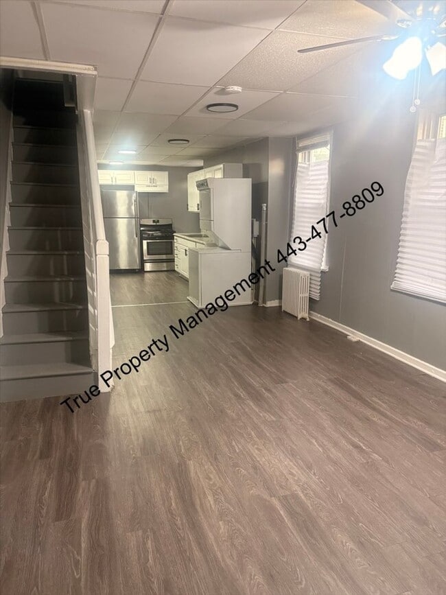 Building Photo - 501 N Streeper St