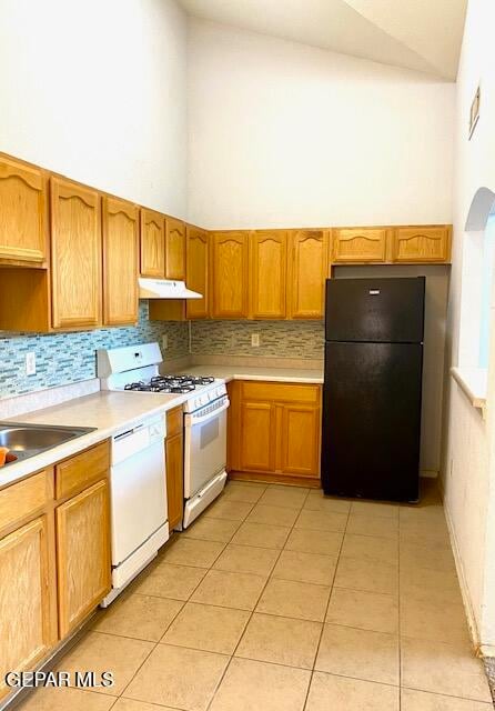 Building Photo - 14537 Desierto Bello Ave