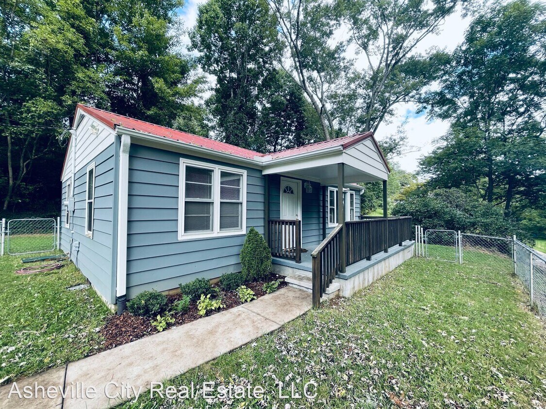 Primary Photo - 2 br, 1 bath House - 44 Poplar Cove Rd.