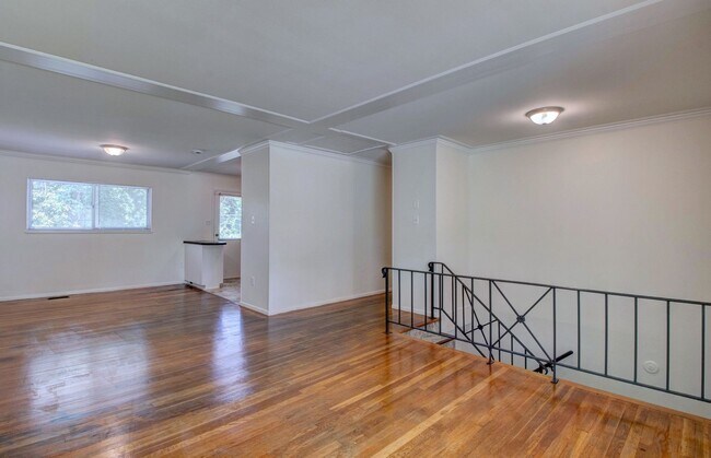 Foto del edificio - Spacious 4 bed, 2 bath in Sherwood!