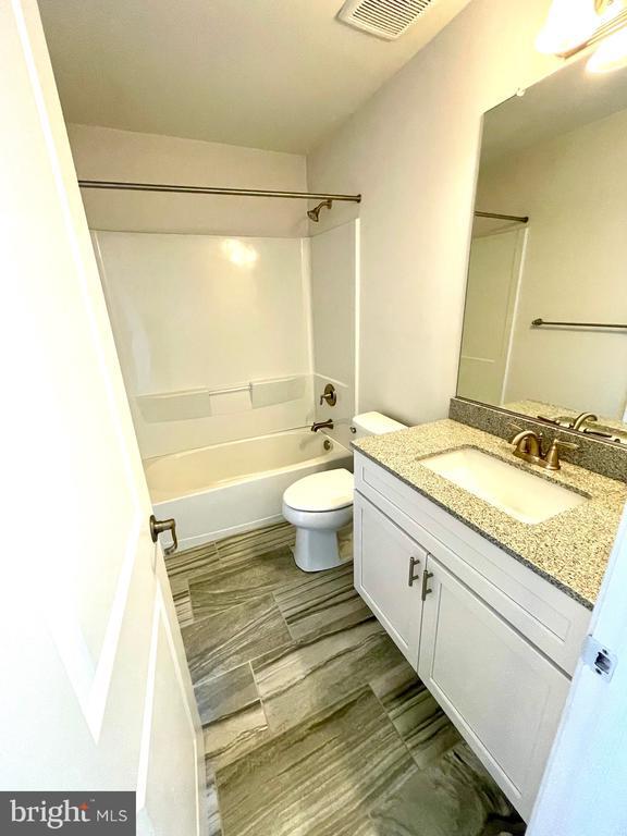 Foto del edificio - 906 Moorings Cir