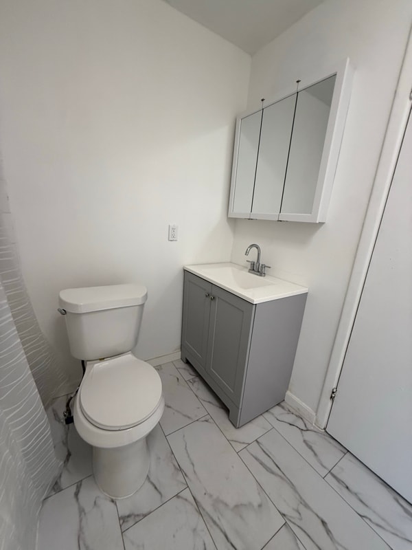 Building Photo - 109 6th Ave