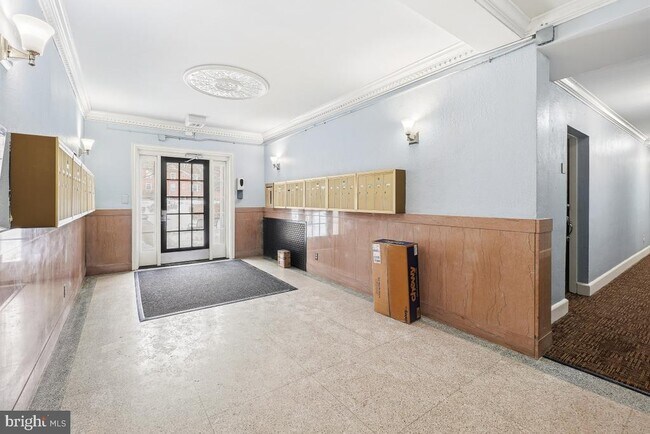 Foto del edificio - 906 S Washington St