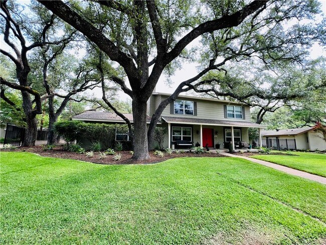 Building Photo - 4004 Hyridge Dr