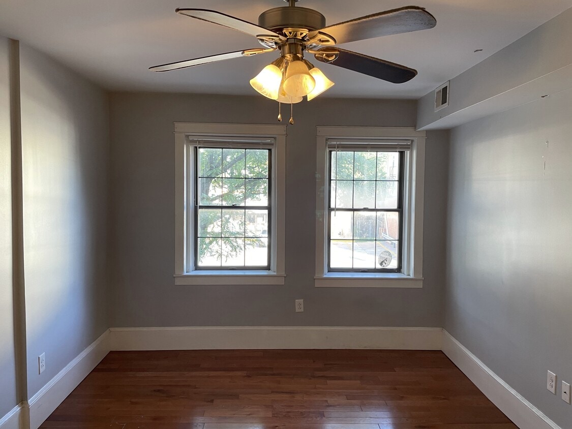 Foto principal - 353 N Easton Rd