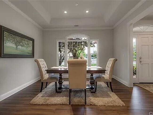 Foto del edificio - This fabulous 3bd/2ba plus office home sits on a large lot!