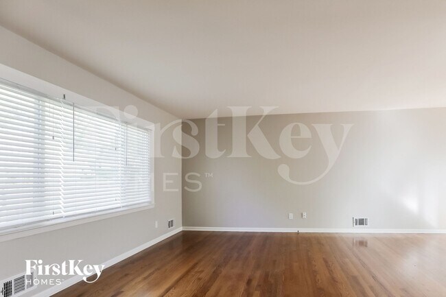 Foto del edificio - 8925 Grandview Dr