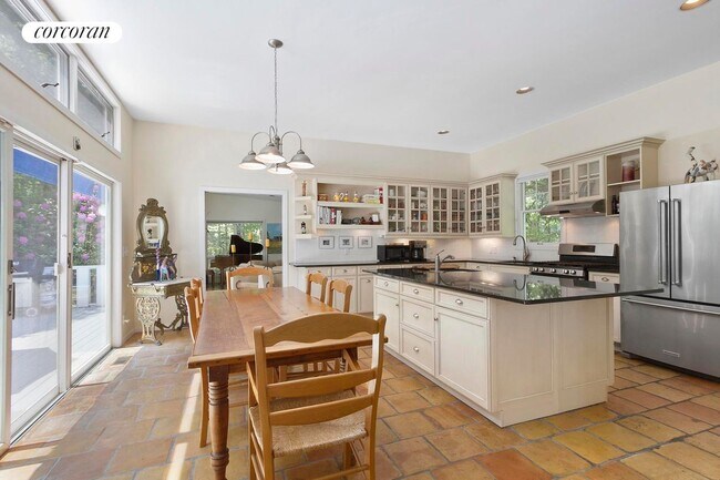 Foto del edificio - 44 Longwoods Ln