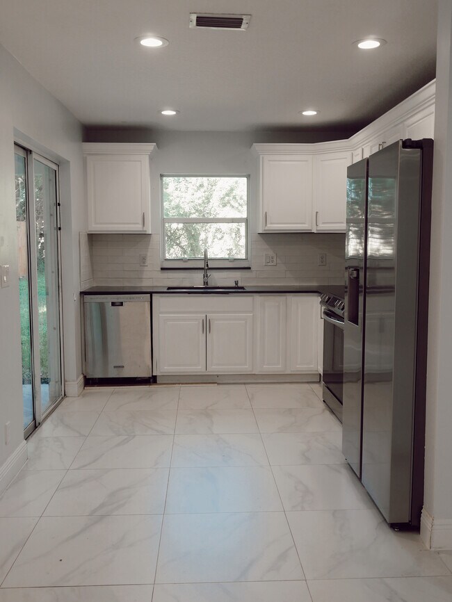 Foto del edificio - 440 SW 7th Ave