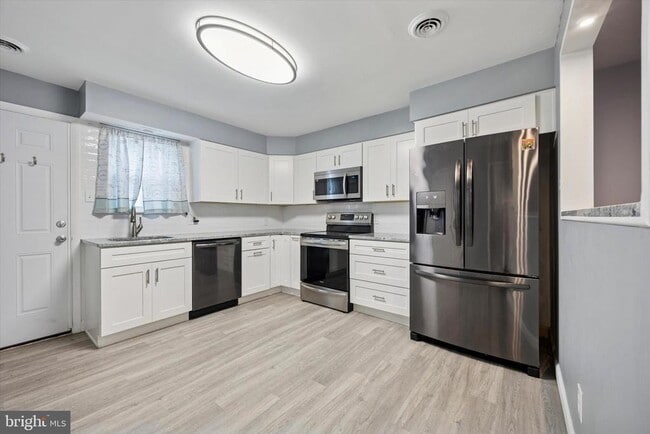 Foto del edificio - 4205 W 5th St