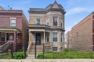 1448 E 69th Pl